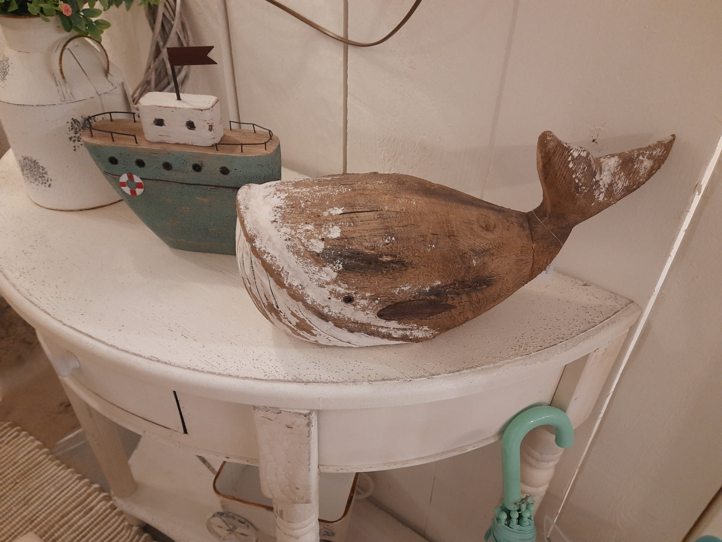 Großer Wal aus Holz Braun-Weiß 39cm - Maritime Deko