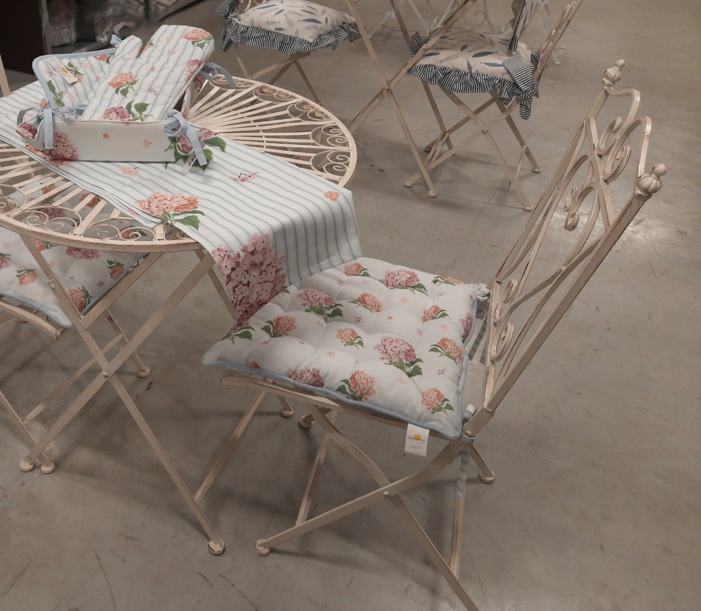Tablecloth 100% Cotton Summer Flowers Hydrangeas Blue / Pink, Clayre & Eef