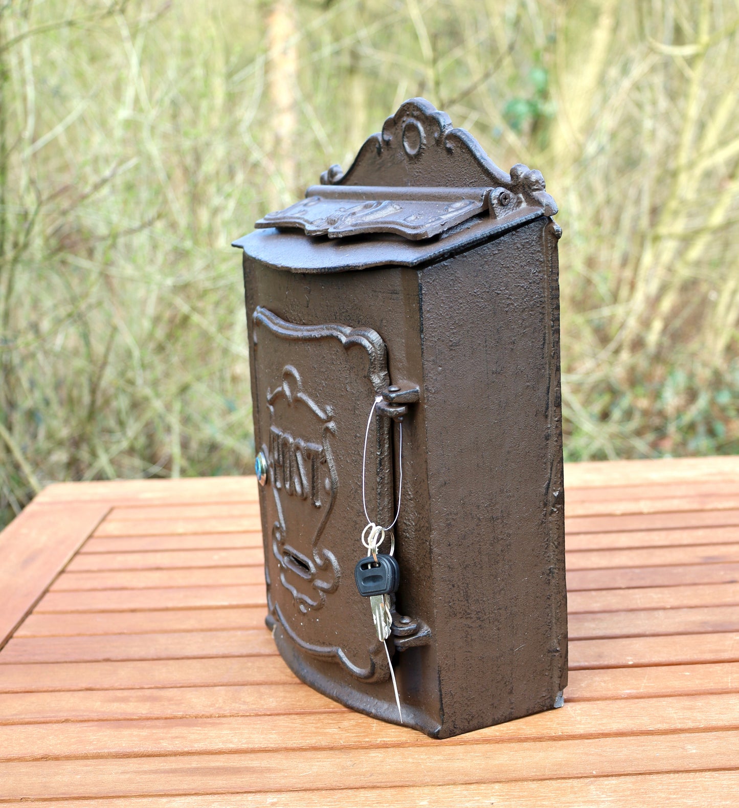 Vintage Briefkasten aus Gusseisen - Antik Braun Postkasten im Landhausstil