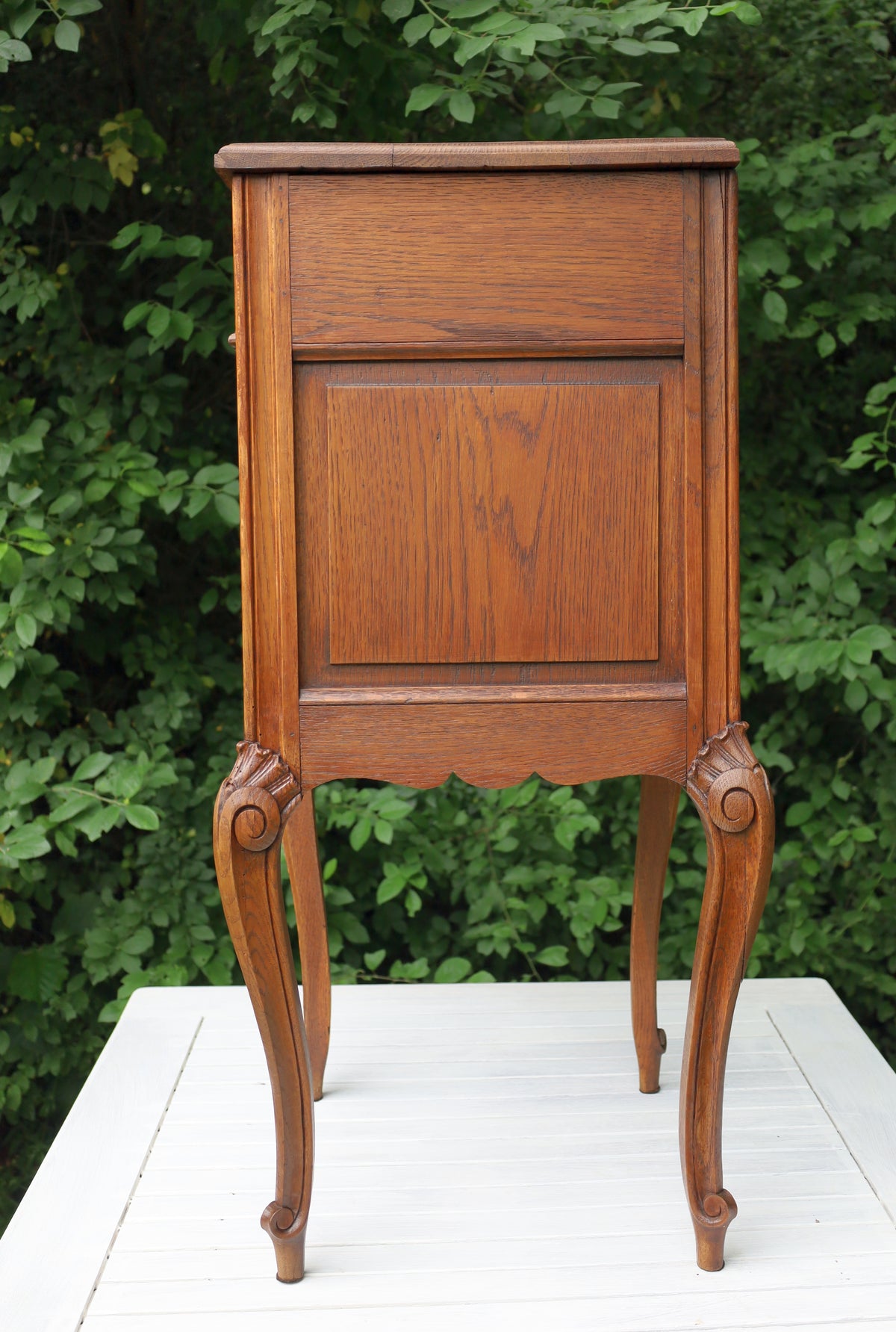 Antiker Nachttisch / Schränkchen im Louise XV - Stil um 1870 - 1890, in Braun aus Holz {{ Shabby Chic und Landhaus Deko }} {{ www.Stein-Alt.de }}