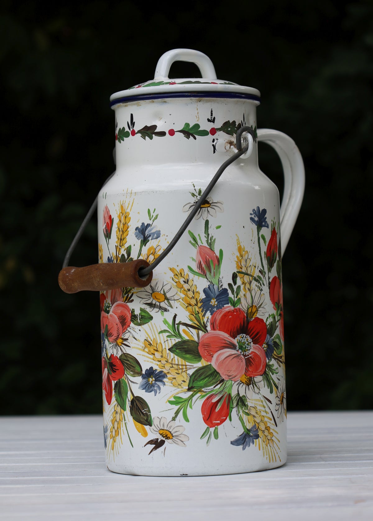 Vintage Emaille-Milchkanne mit Bauernmalerei {{ Shabby Chic und Landhaus Deko }} {{ www.Stein-Alt.de }}