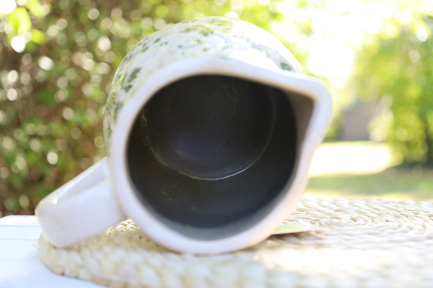Keramikkrug mit Rankenmuster Beige-Grün - Dekorative Vase im Landhausstil