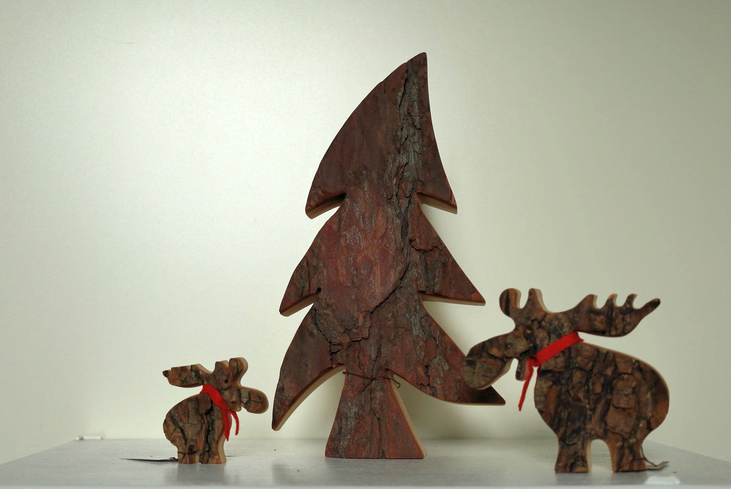 Elch Rentier Dekofigur aus Rindenholz - Winterliche Weihnachtsdeko im Landhausstil