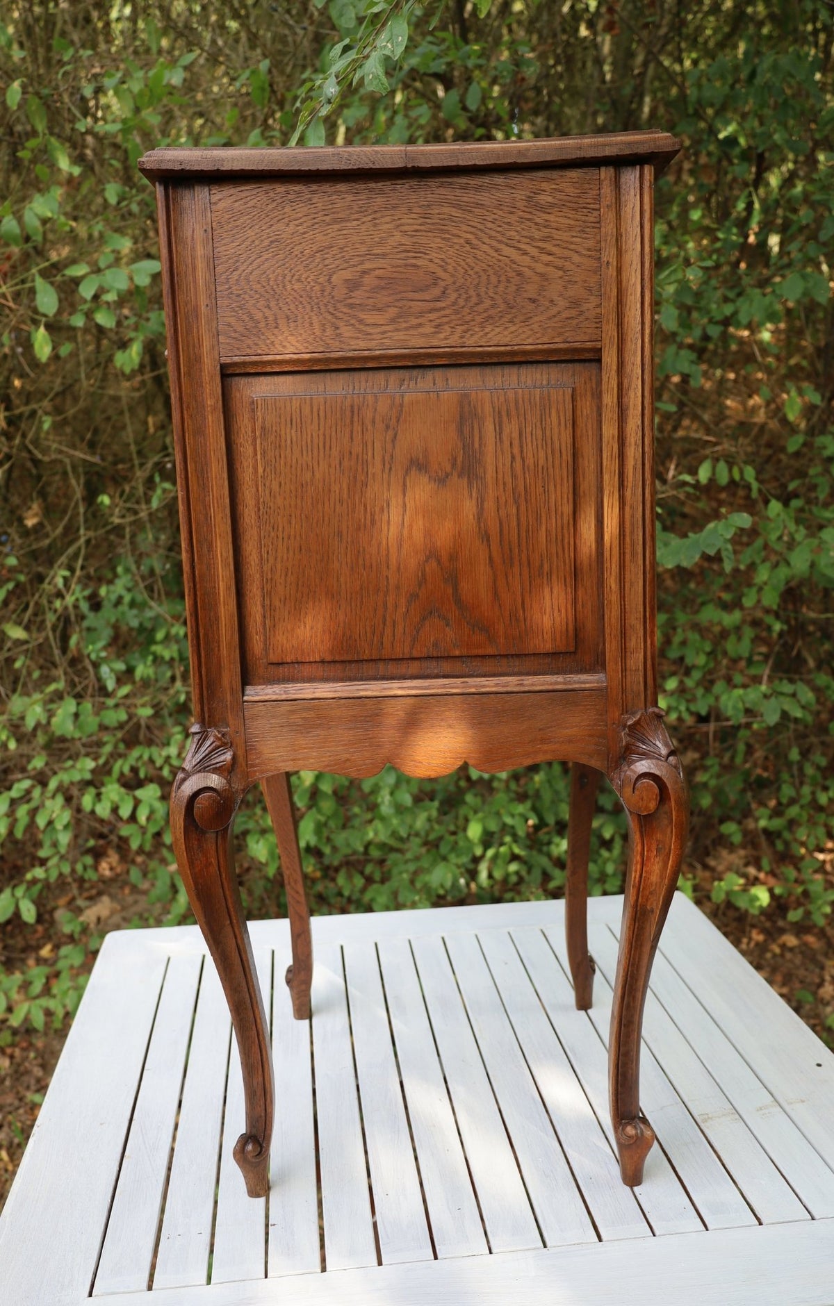 Nachttisch / Schränkchen Antiker Nachttisch Louis XV Stil (1870-1890) - Nussbaum Schränkchen Shabby Chic und Landhaus Deko bei www.Stein-Alt.de
