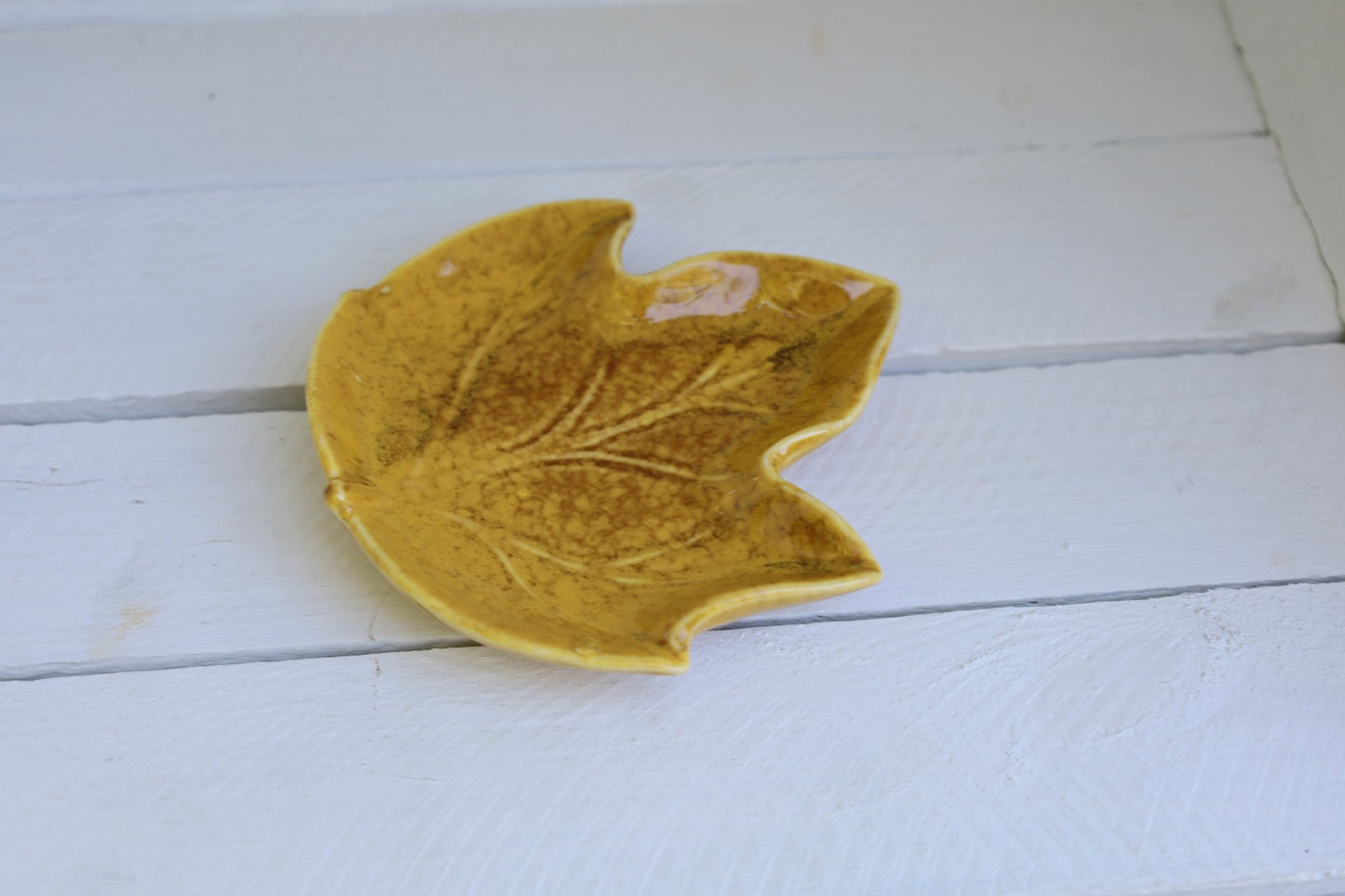 Keramik Schale Blattform Gelb 14x13 cm - Herbst Dekoration {{ Shabby Chic und Landhaus Deko }} {{ www.Stein-Alt.de }}