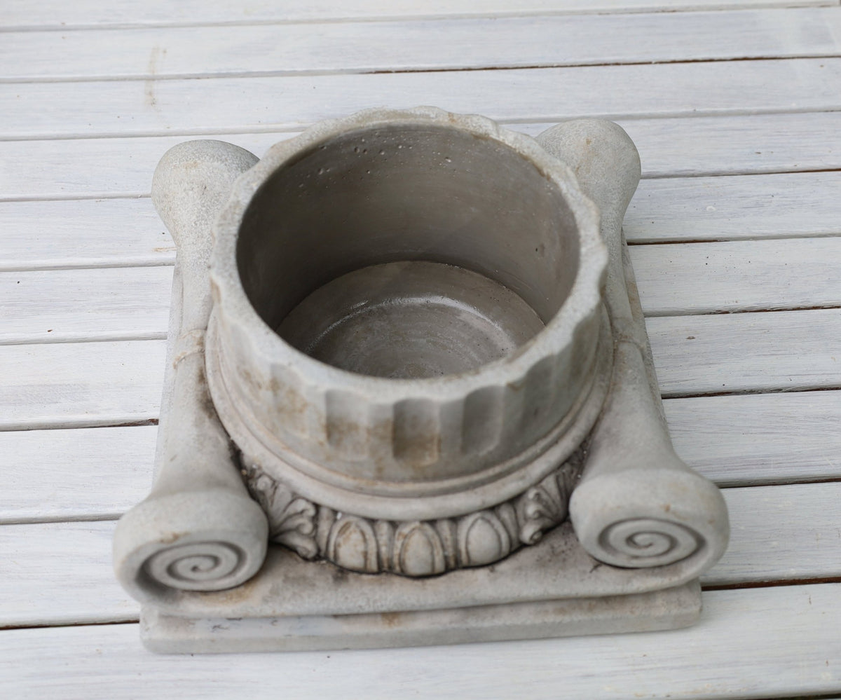 Blumentopf / Übertopf Pflanztopf Steinguss Grau – Klassische Säule für Balkon & Garten Shabby Chic und Landhaus Deko bei www.Stein-Alt.de