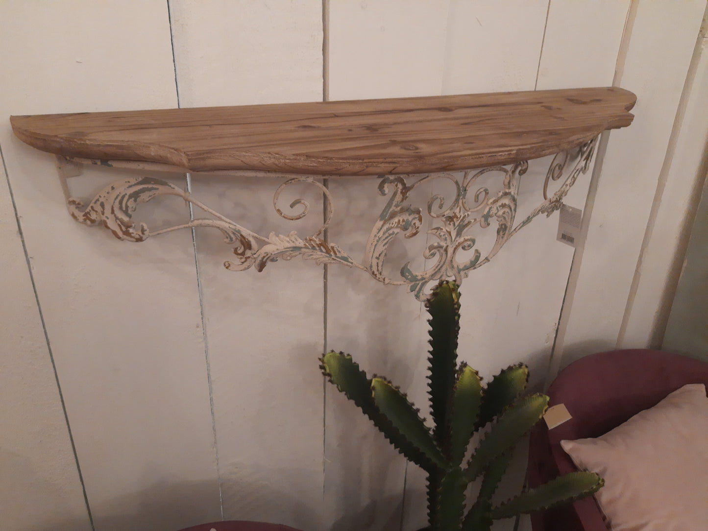 Wandregal / Hängeregal / Wandkonsole im Shabby Chic, Schmiedeeisern / Holz {{ Shabby Chic und Landhaus Deko }} {{ www.Stein-Alt.de }}