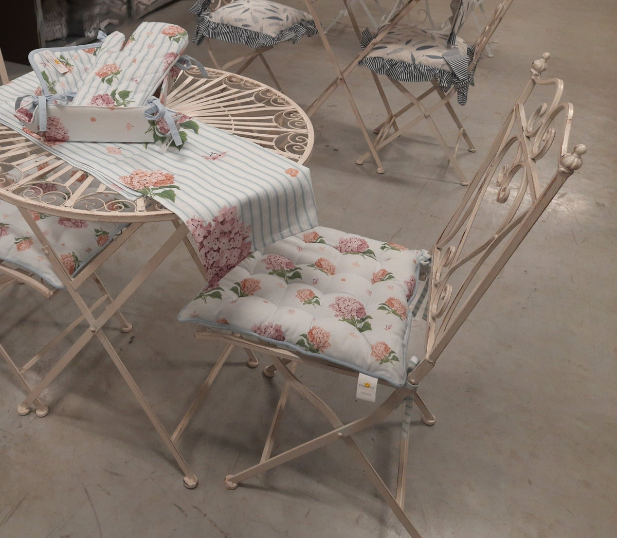 Tischdecken Tischdecke Baumwolle Blumen Hortensien Blau Rosa - Clayre & Eef Shabby Chic und Landhaus Deko bei www.Stein-Alt.de