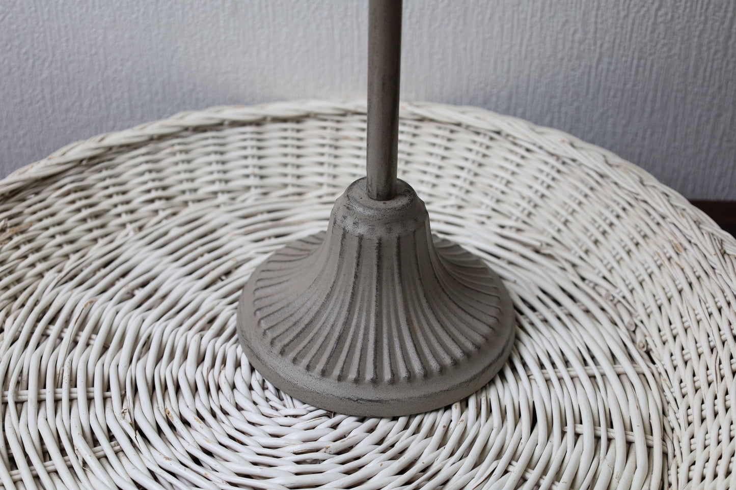 WC-Rollenhalter Shabby Chic Beige – Toilettenpapierständer im Landhausstil {{ Shabby Chic und Landhaus Deko }} {{ www.Stein-Alt.de }}
