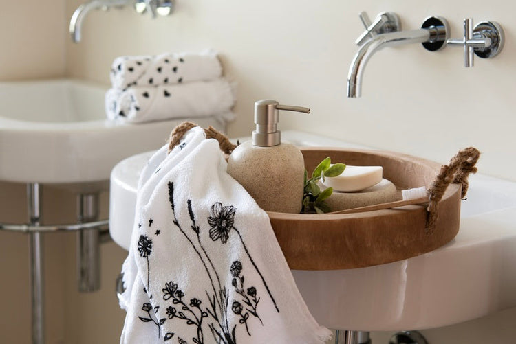 Verwandle dein Badezimmer und WC in eine Wohlfühloase im charmanten Cottage-Stil