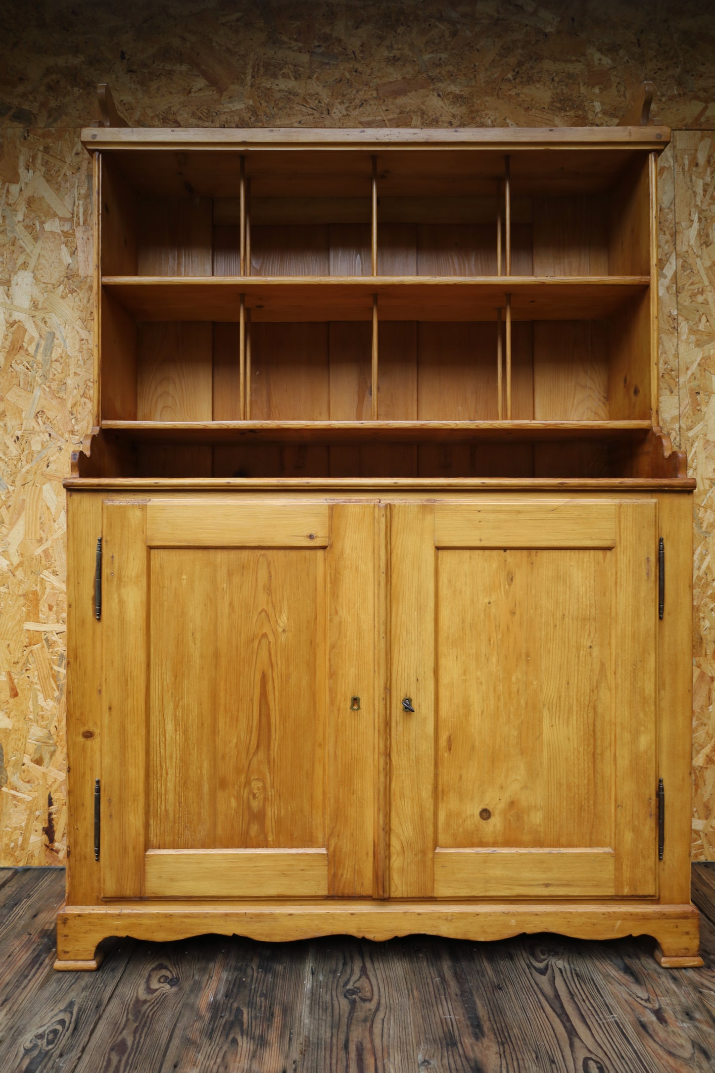 Antiker Küchenschrank Gründerzeit Weichholz - Tellerschrank restauriert 1870-1915