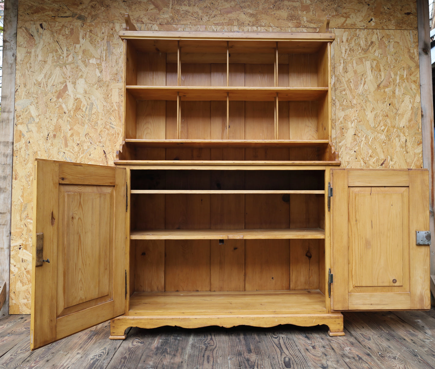 Antiker Küchenschrank Gründerzeit Weichholz - Tellerschrank restauriert 1870-1915