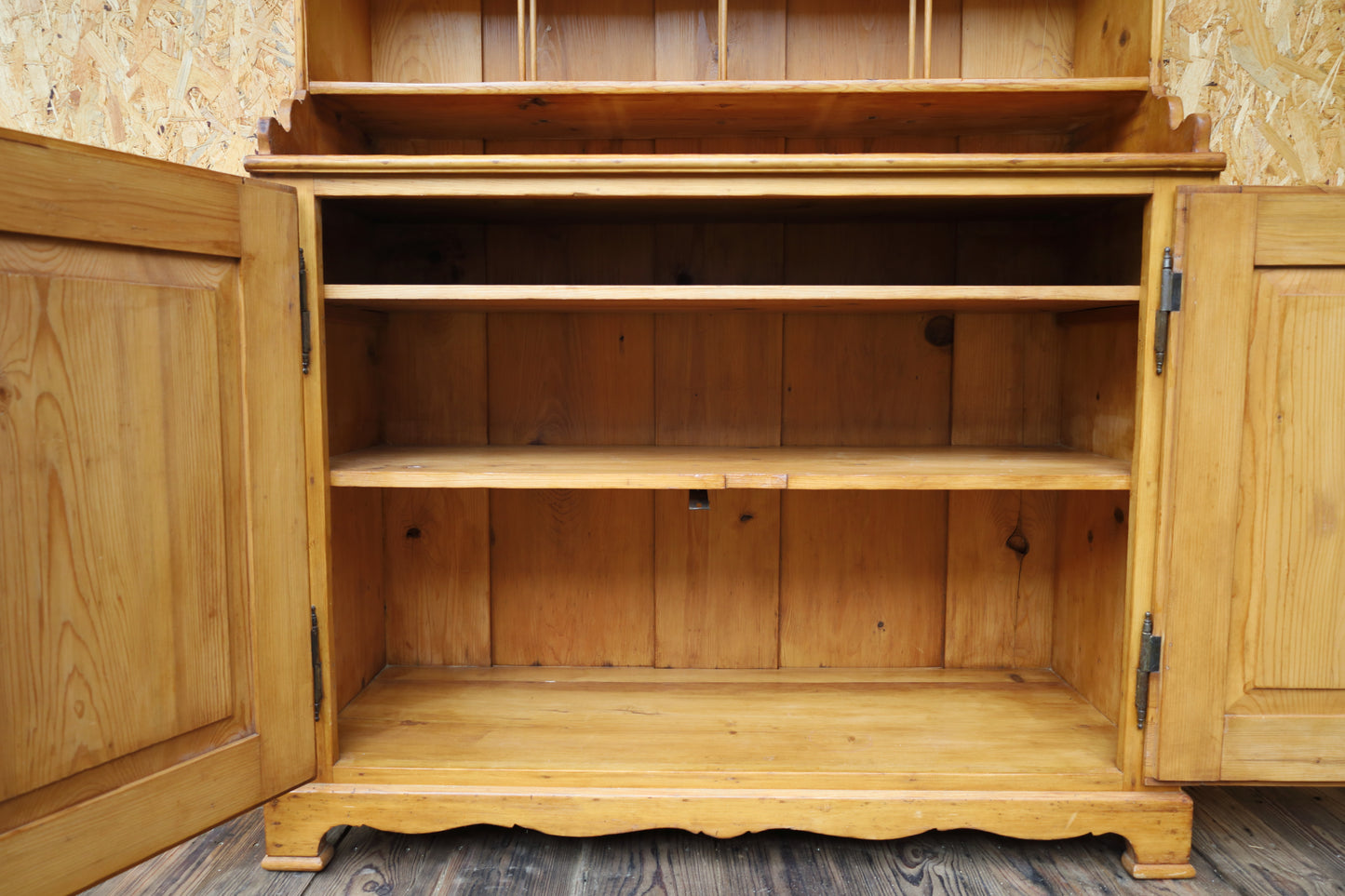 Antiker Küchenschrank Gründerzeit Weichholz - Tellerschrank restauriert 1870-1915