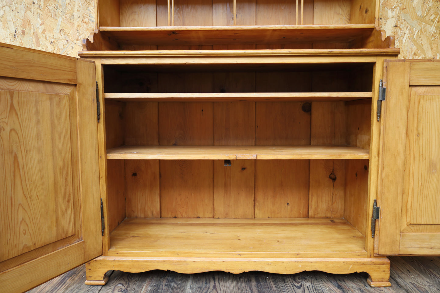 Antiker Küchenschrank Gründerzeit Weichholz - Tellerschrank restauriert 1870-1915