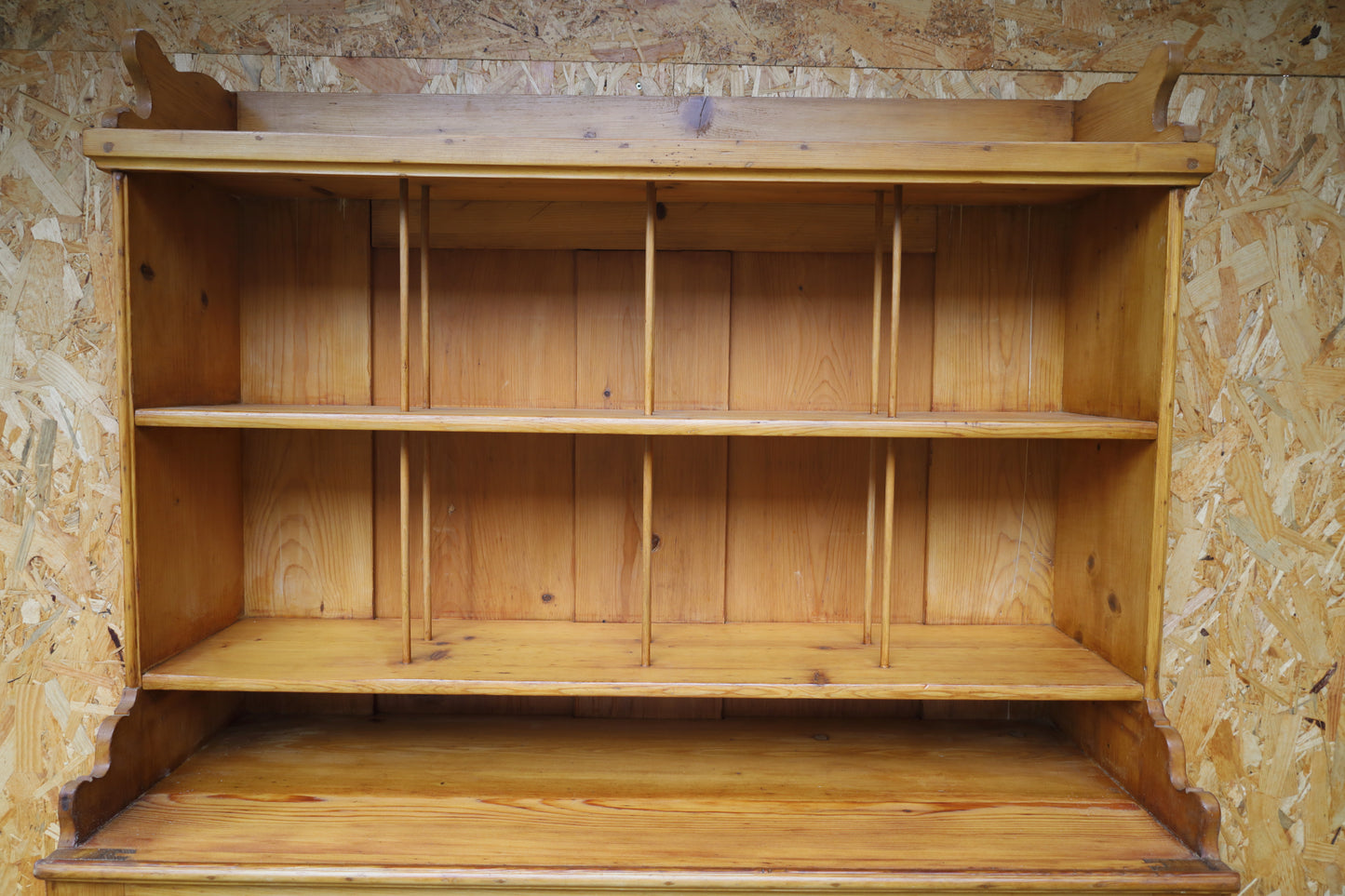 Antiker Küchenschrank Gründerzeit Weichholz - Tellerschrank restauriert 1870-1915