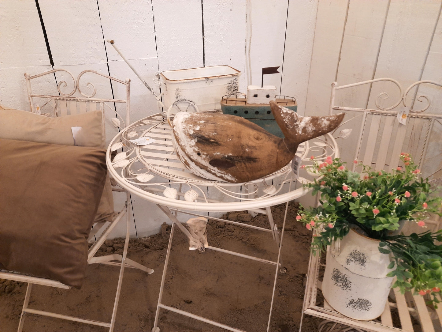 Großer Wal aus Holz Braun-Weiß 39cm - Maritime Deko