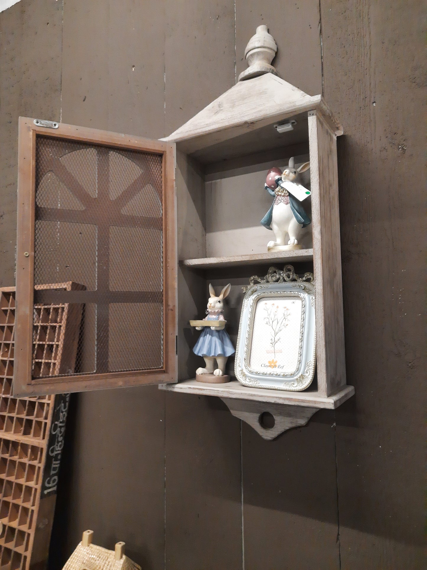 Shabby Chic Hängeschrank in grau-grün aus Holz