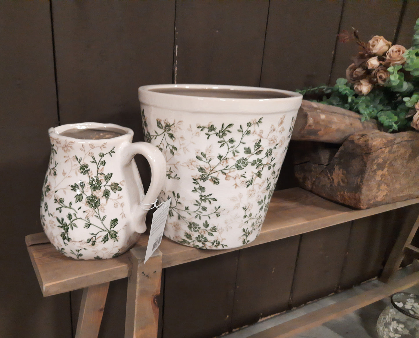 Keramikkrug mit Rankenmuster Beige-Grün - Dekorative Vase im Landhausstil