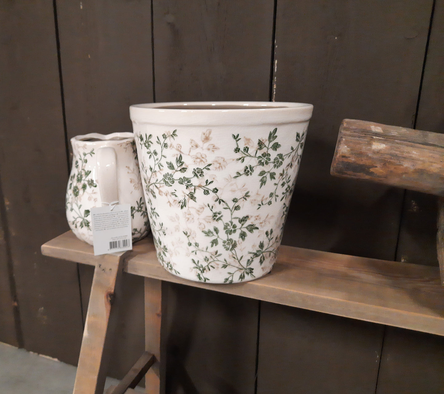 Keramikkrug mit Rankenmuster Beige-Grün - Dekorative Vase im Landhausstil