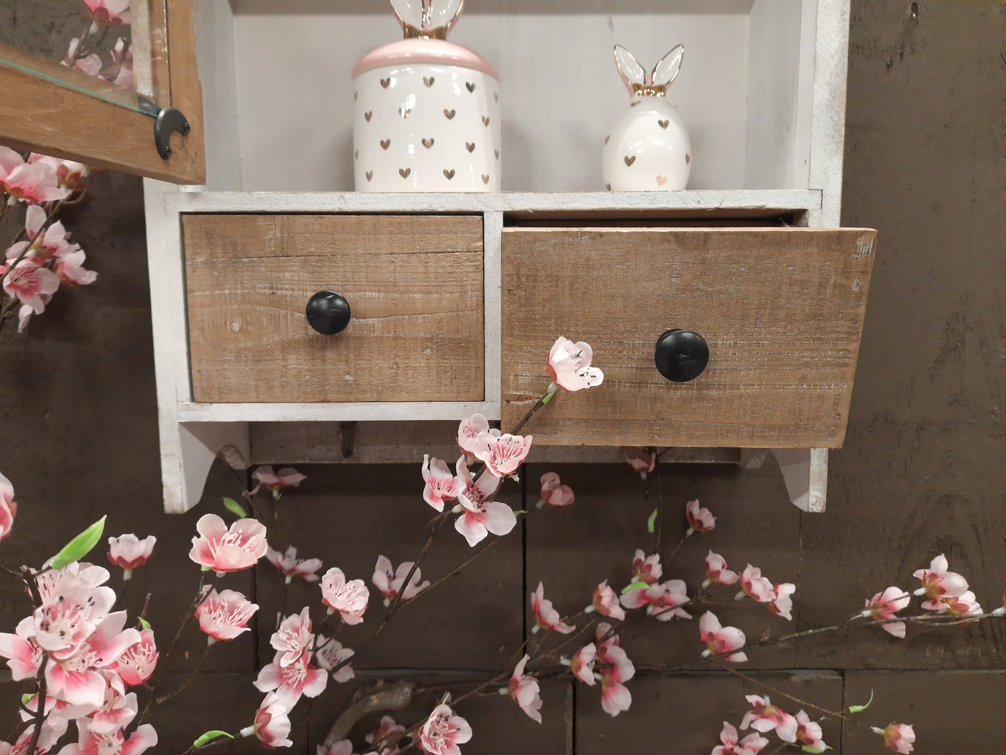 Wandschrank mit Haken und Schubladen Holz Braun-Weiß Landhausstil