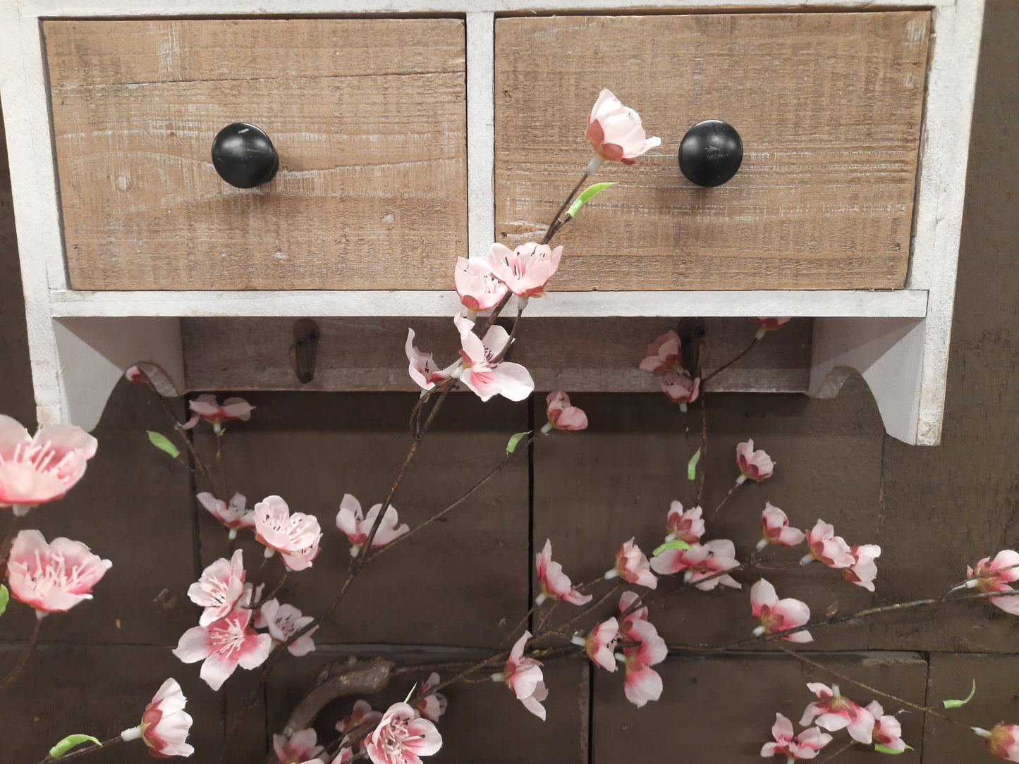 Wandschrank mit Haken und Schubladen Holz Braun-Weiß Landhausstil