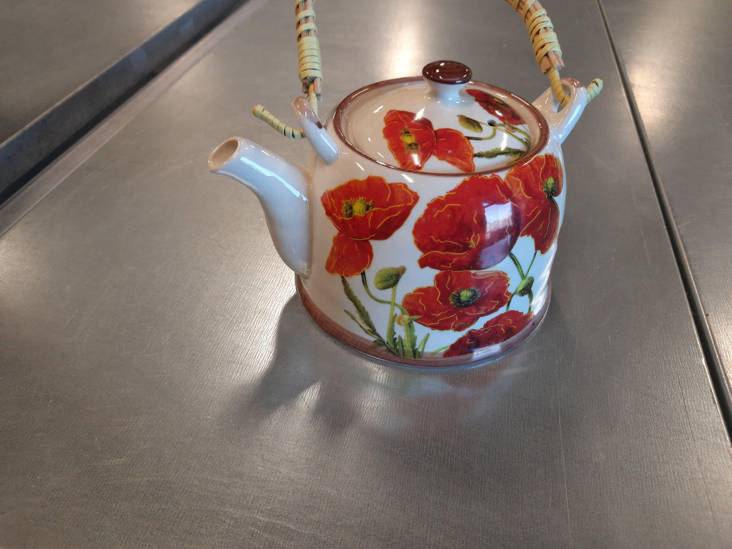 Teekanne aus Keramik inklusive Teesieb, 800 ml mit Blumenmotiv, Landhausstil