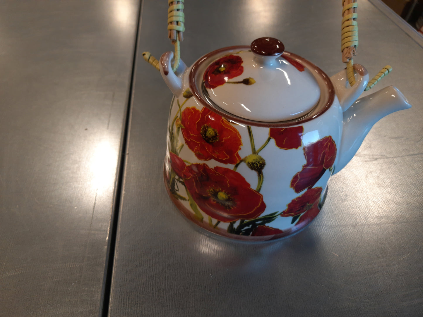 Teekanne aus Keramik inklusive Teesieb, 800 ml mit Blumenmotiv, Landhausstil