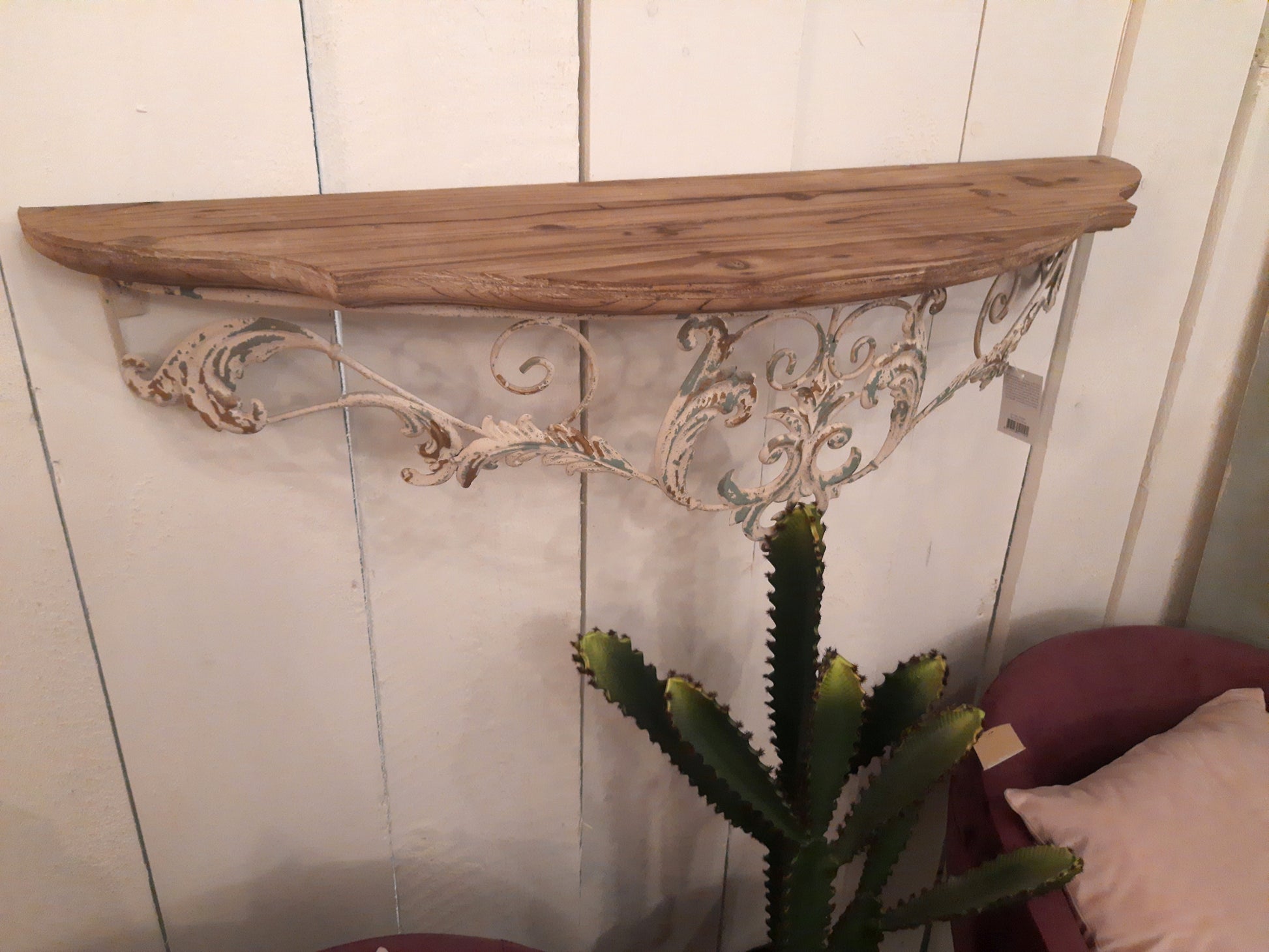 Wandregal / Hängeregal / Wandkonsole im Shabby Chic, Schmiedeeisern / Holz {{ Shabby Chic und Landhaus Deko }} {{ www.Stein-Alt.de }}