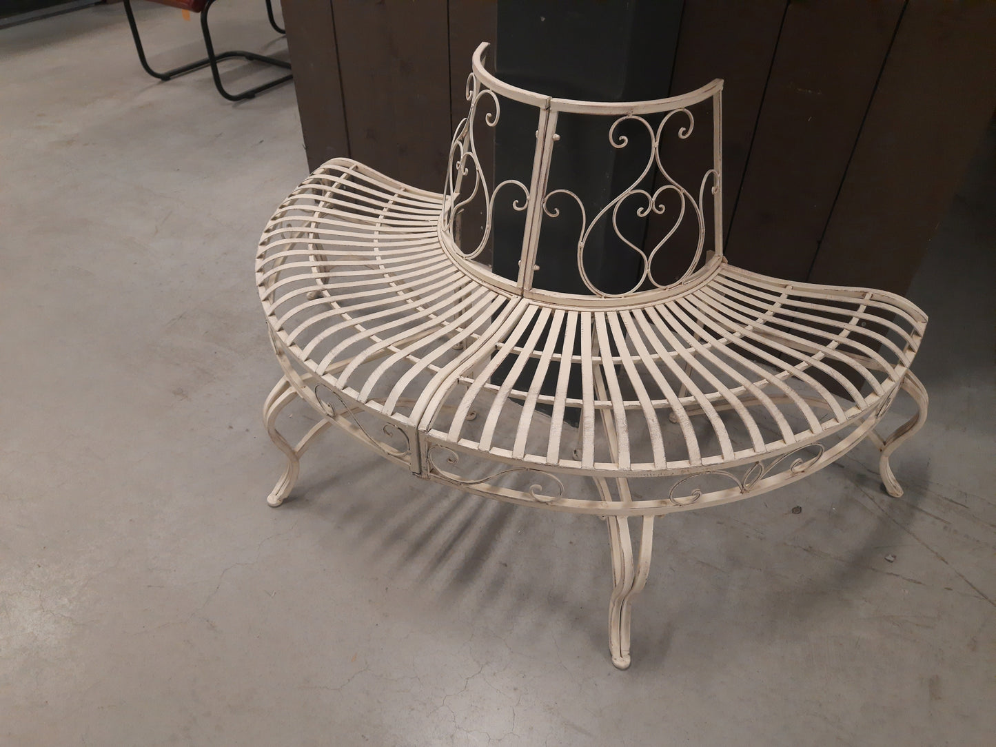 Halbrunde Baumbank Antikweiß - Gartenbank Eisen Landhausstil