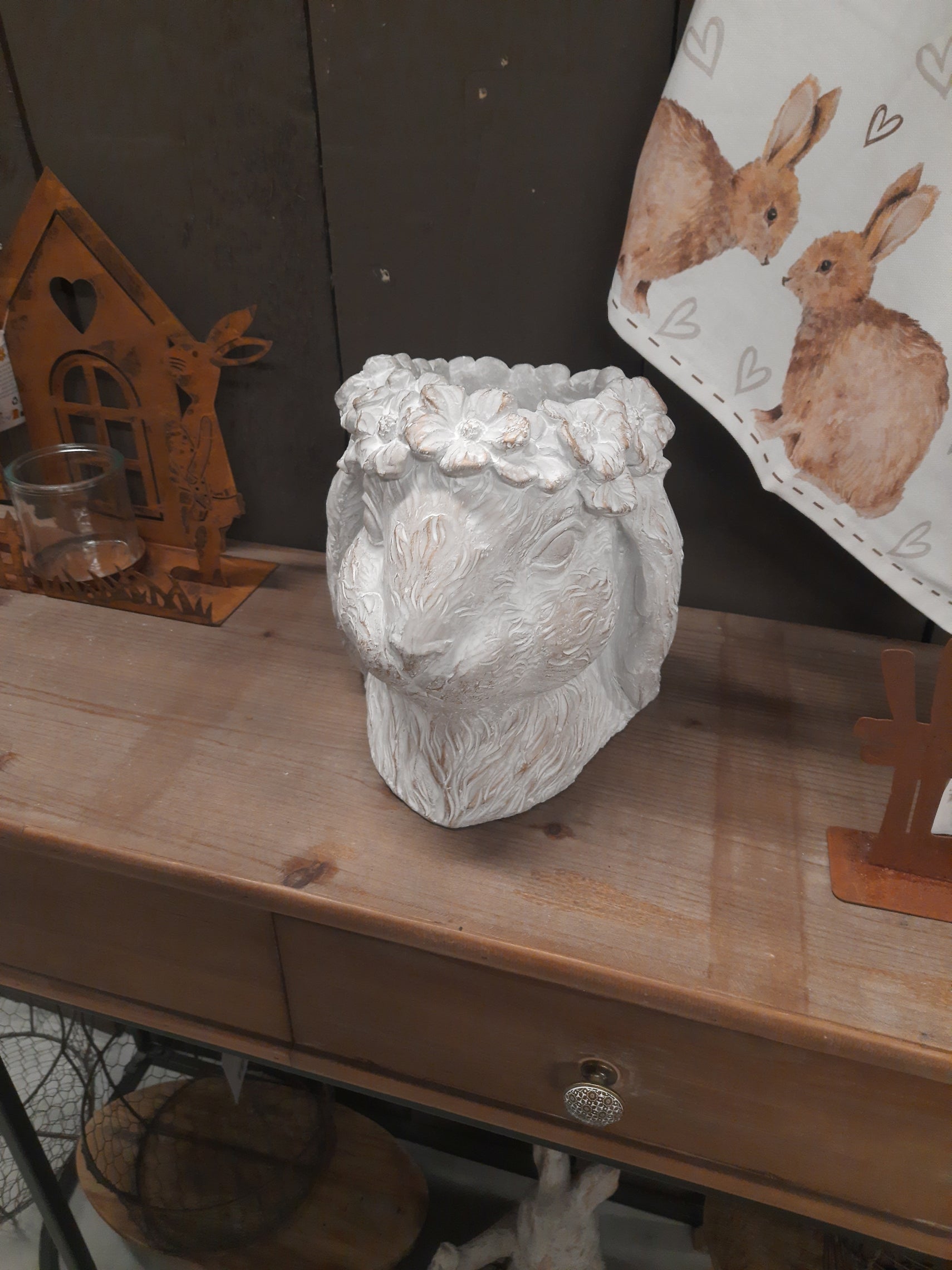Pflanztopf Hase Grau-Braun Steinguss - Blumentopf Ostern Frühling Landhausstil {{ Shabby Chic und Landhaus Deko }} {{ www.Stein-Alt.de The cosy Cottage }}