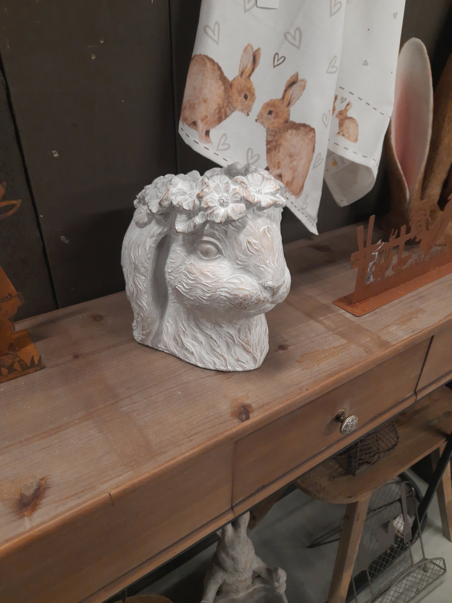 Pflanztopf Hase Grau-Braun Steinguss - Blumentopf Ostern Frühling Landhausstil {{ Shabby Chic und Landhaus Deko }} {{ www.Stein-Alt.de The cosy Cottage }}