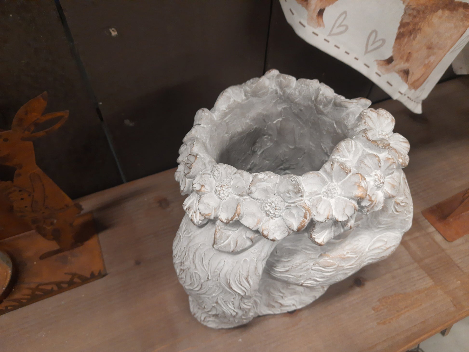 Pflanztopf Hase Grau-Braun Steinguss - Blumentopf Ostern Frühling Landhausstil {{ Shabby Chic und Landhaus Deko }} {{ www.Stein-Alt.de The cosy Cottage }}