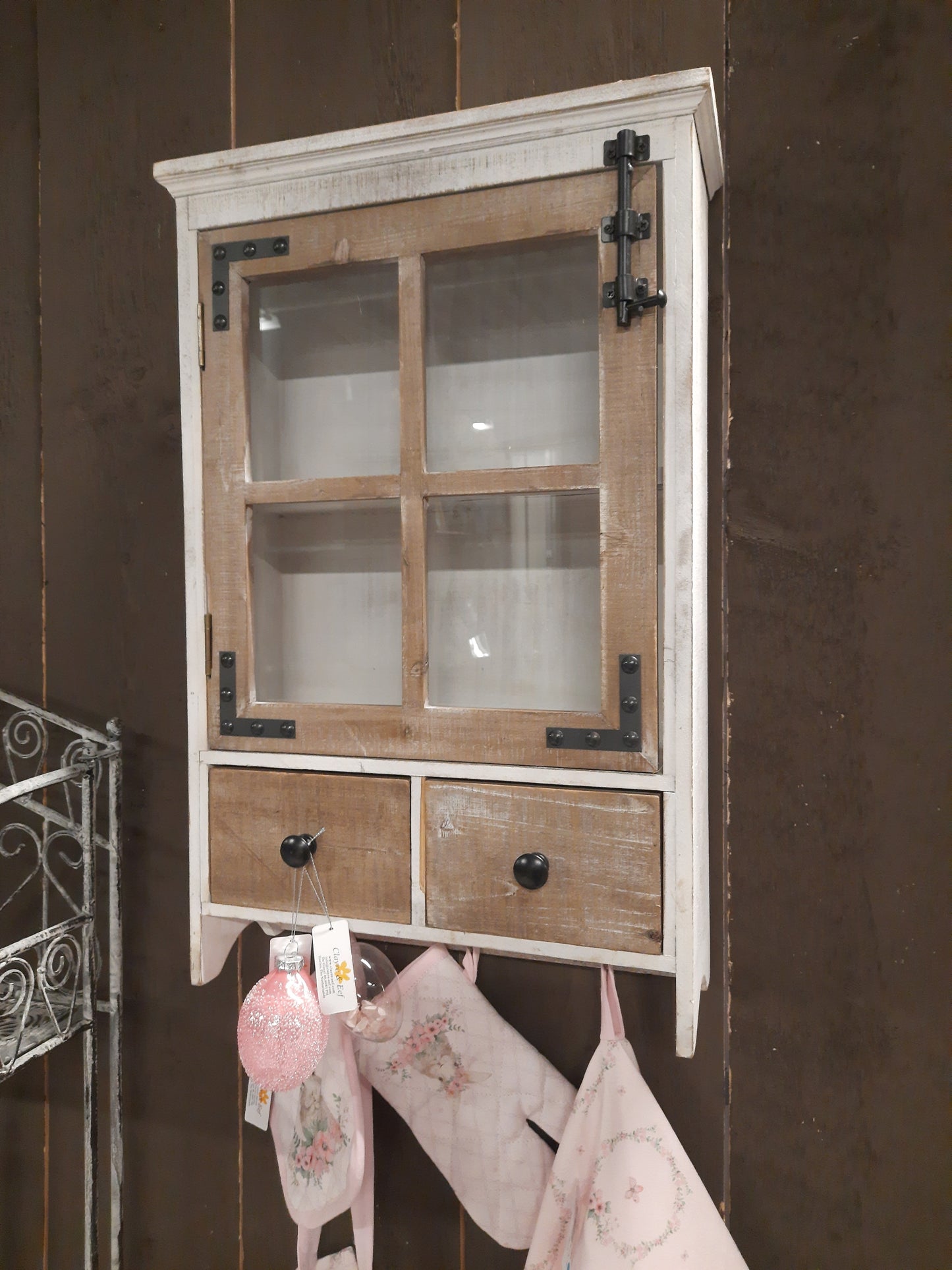 Wandschrank mit Haken und Schubladen Holz Braun-Weiß Landhausstil