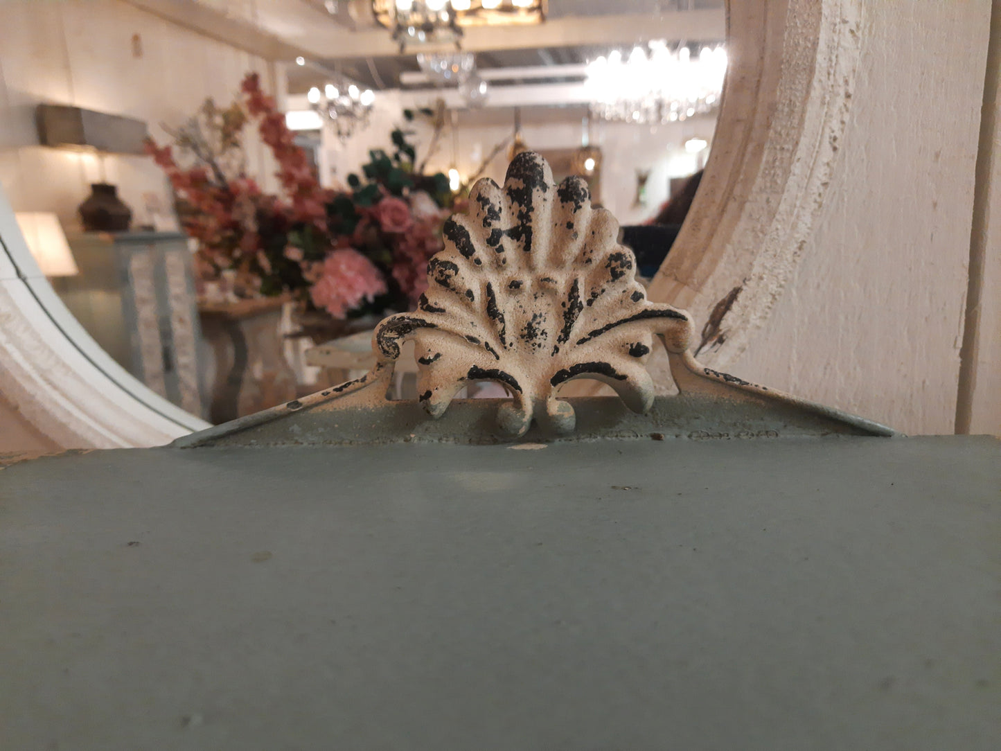 Shabby Chic Metallregal Grün-Beige 38x23x55cm - Vintage Wandregal Landhaus