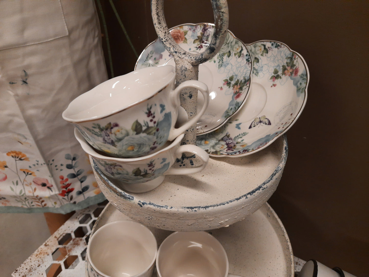 Porzellan Geschirr Blumen & Schmetterlinge Blau-Weiß - Landhausstil Mix & Match