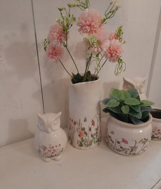 Dekorativer Keramik-Krug mit Wiesenblumen-Motiv - Beige-Rosa Landhausstil