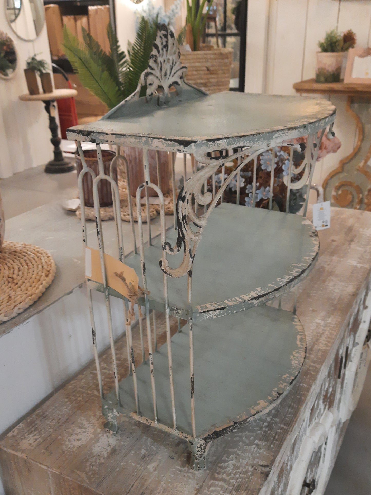 Shabby Chic Metallregal Grün-Beige 38x23x55cm - Vintage Wandregal Landhaus