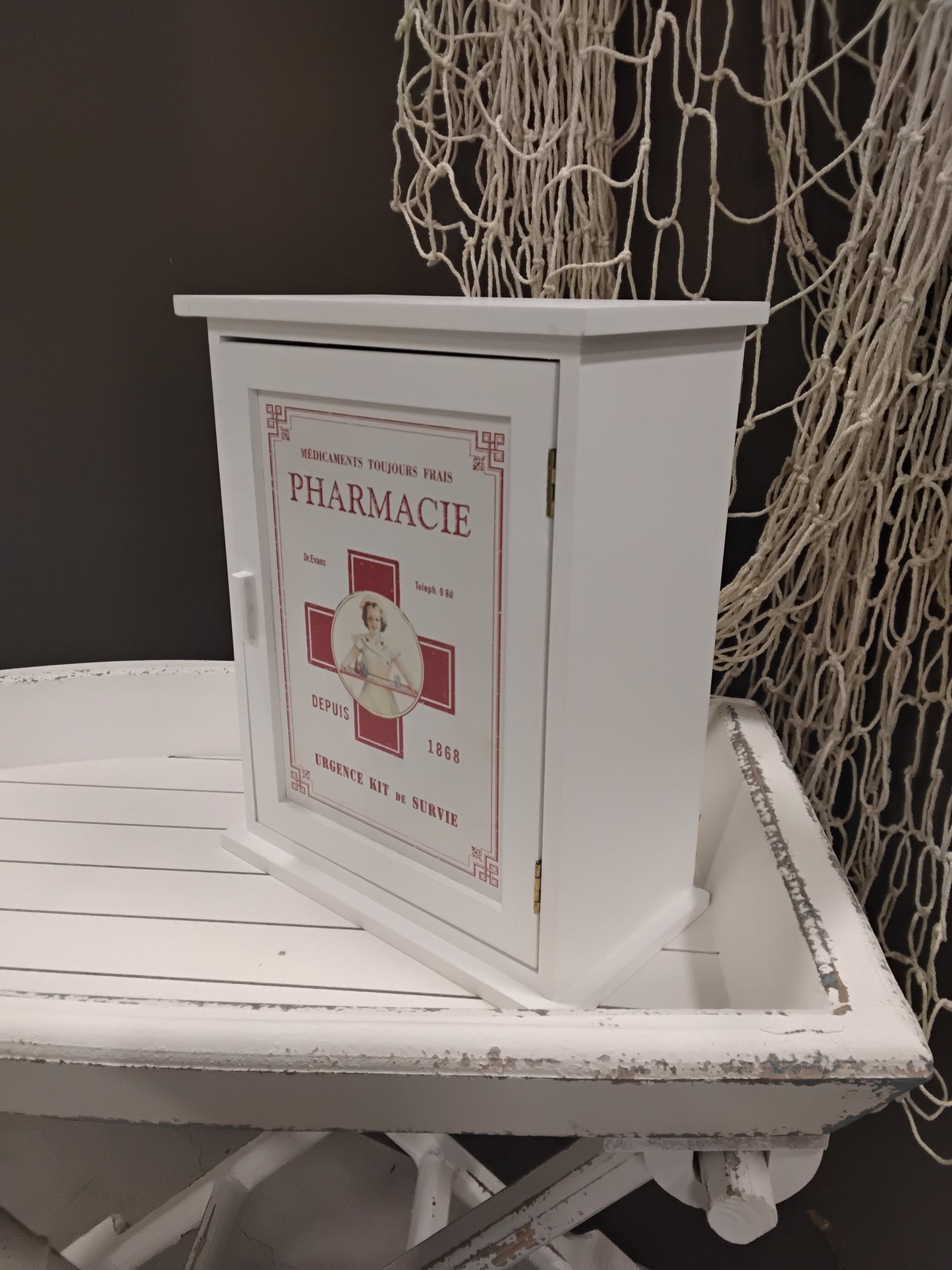 Medizinschrank Holz Weiß-Rot - Vintage Apothekerschrank Landhausstil
