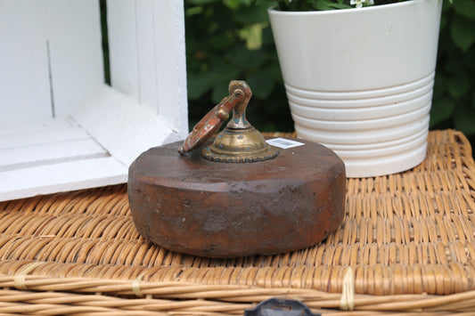 Fermaporta in legno di recupero con maniglia in ottone