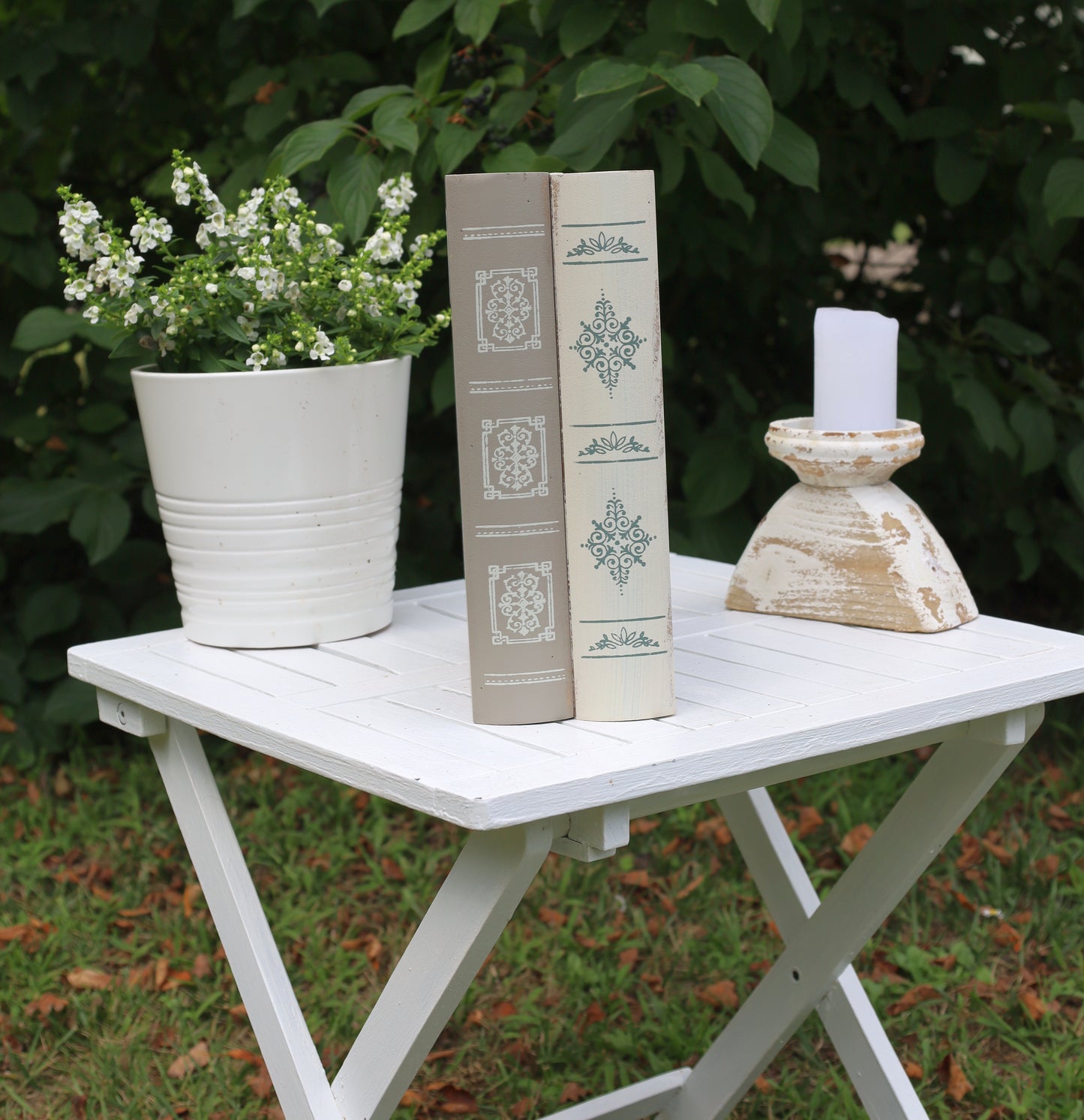 Porta fazzoletti / porta fazzoletti cosmetici in grigio-beige in stile shabby chic