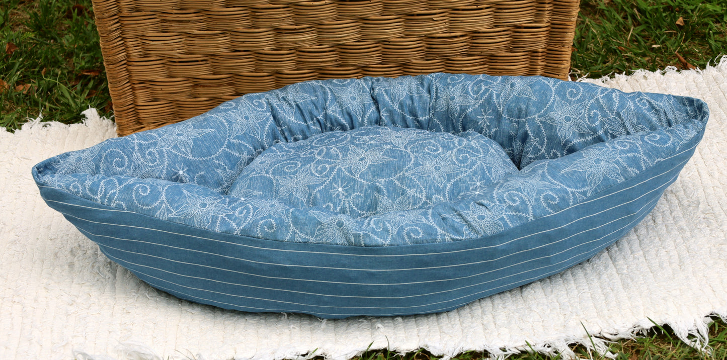 Hundebett Boot Ahoi! 80cm - Maritimes Hundekissen Baumwolle Blau-Weiß