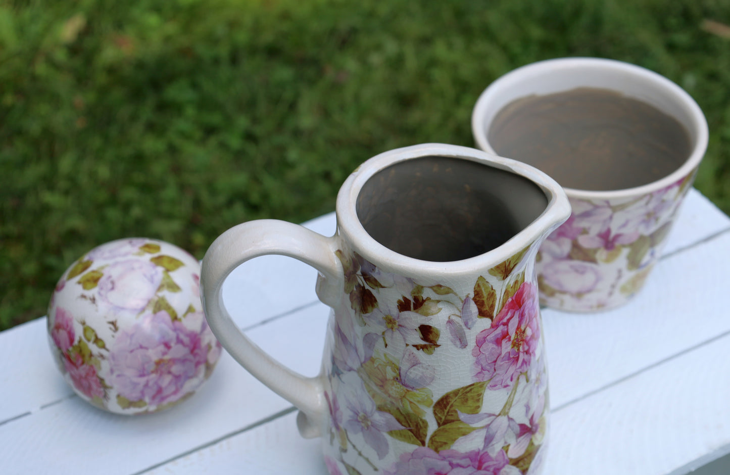 Keramik Krug Vase mit Pfingstrosenmotiv - Landhausstil Dekoration