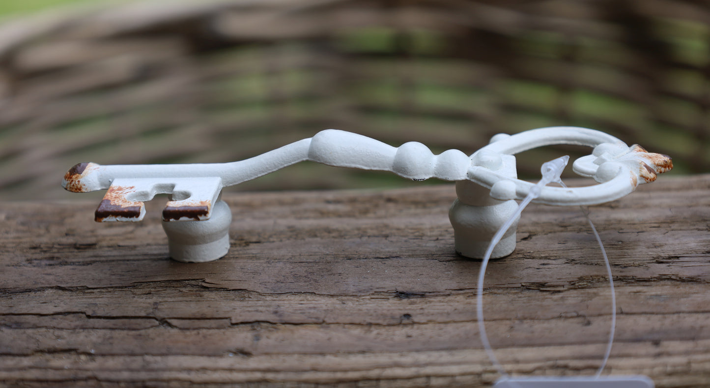 Vintage Möbelknauf Schlüssel - Shabby Chic Schubladengriff Weiß