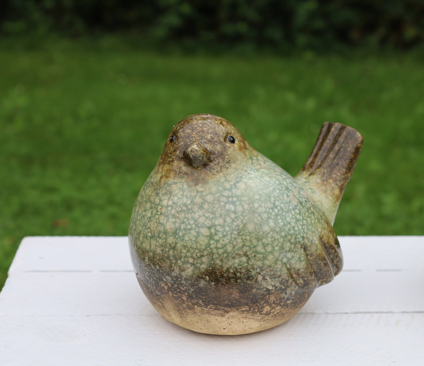 Vögelchen aus Keramik in Grün-Braun