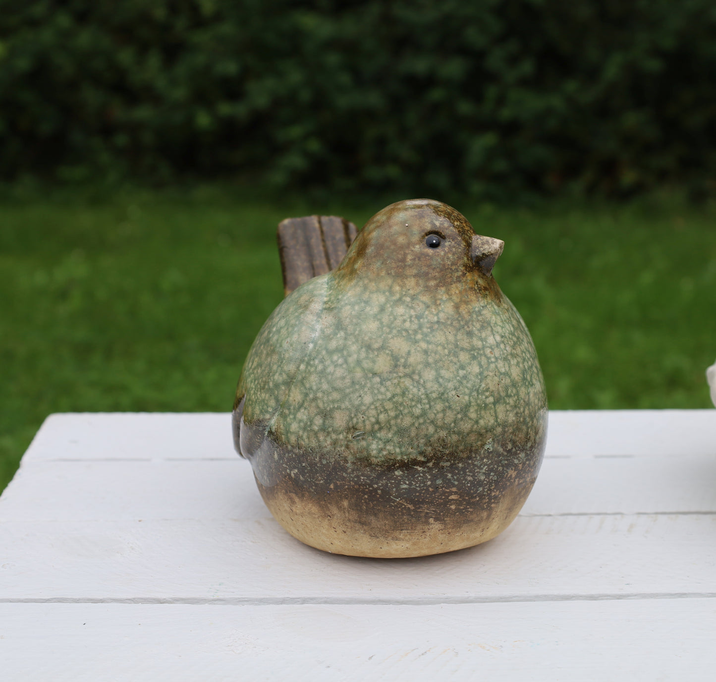 Vögelchen aus Keramik in Grün-Braun