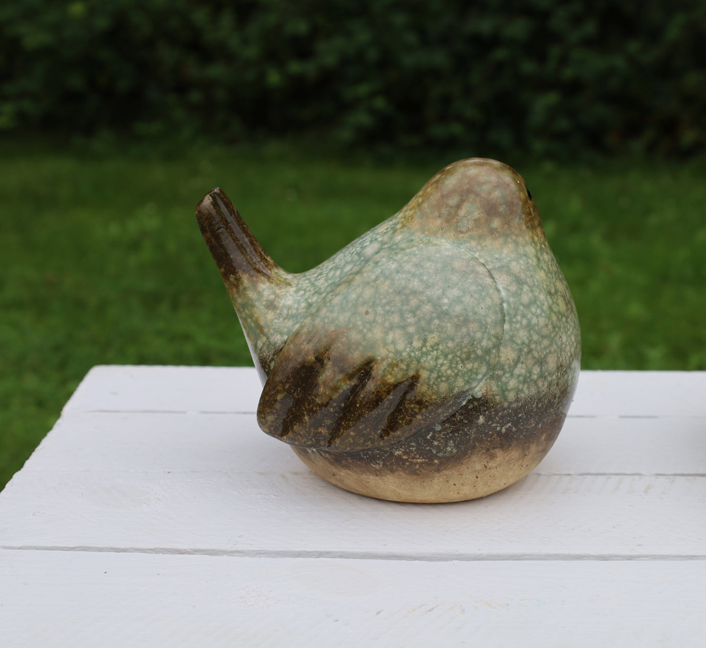 Vögelchen aus Keramik in Grün-Braun