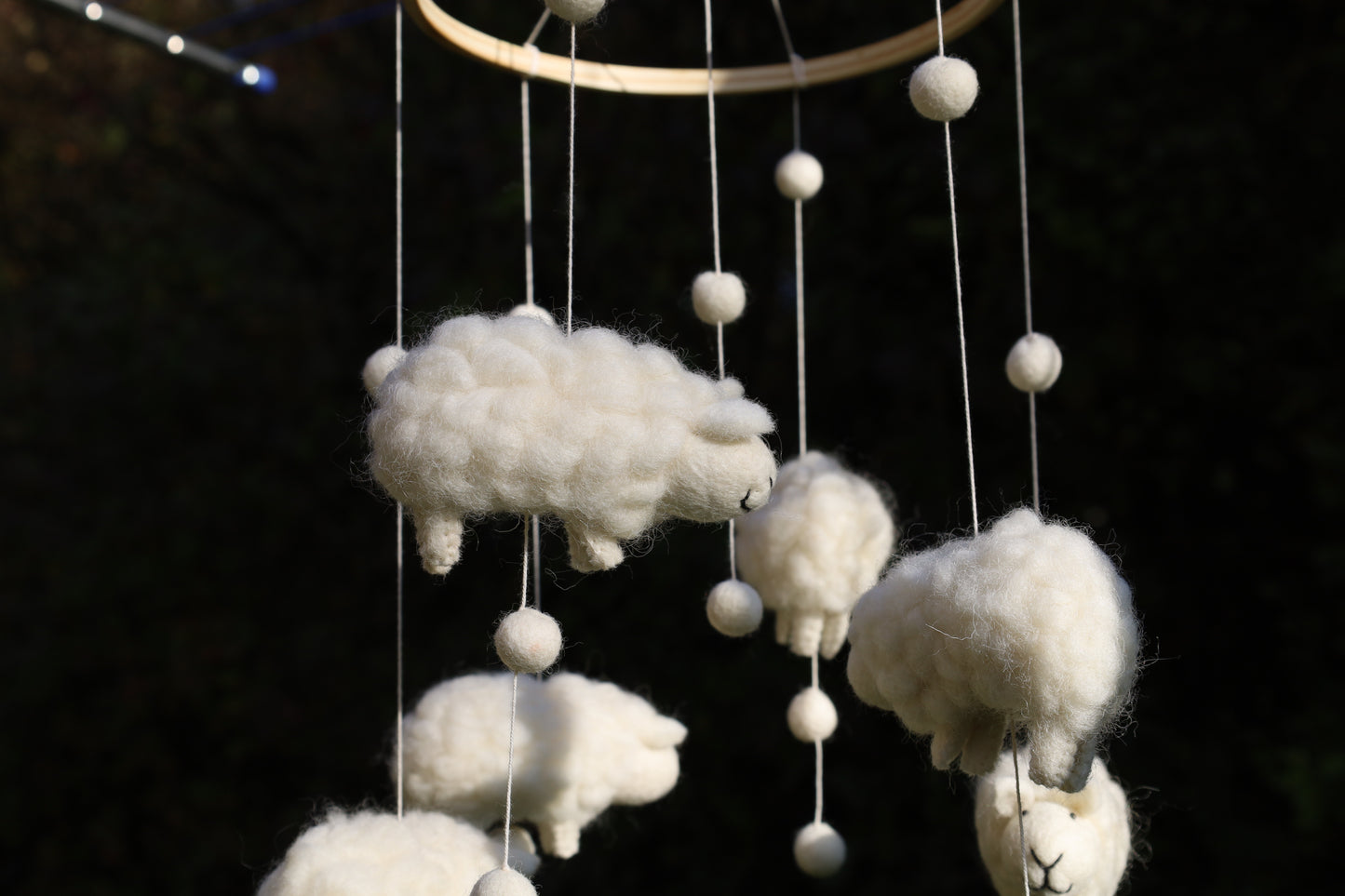 Schäfchen Mobile aus Filz – Handgemacht & FairMade für Baby Kinderzimmer