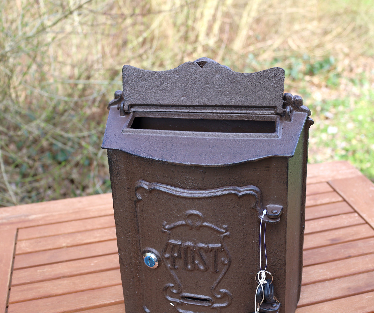 Vintage Briefkasten aus Gusseisen - Antik Braun Postkasten im Landhausstil