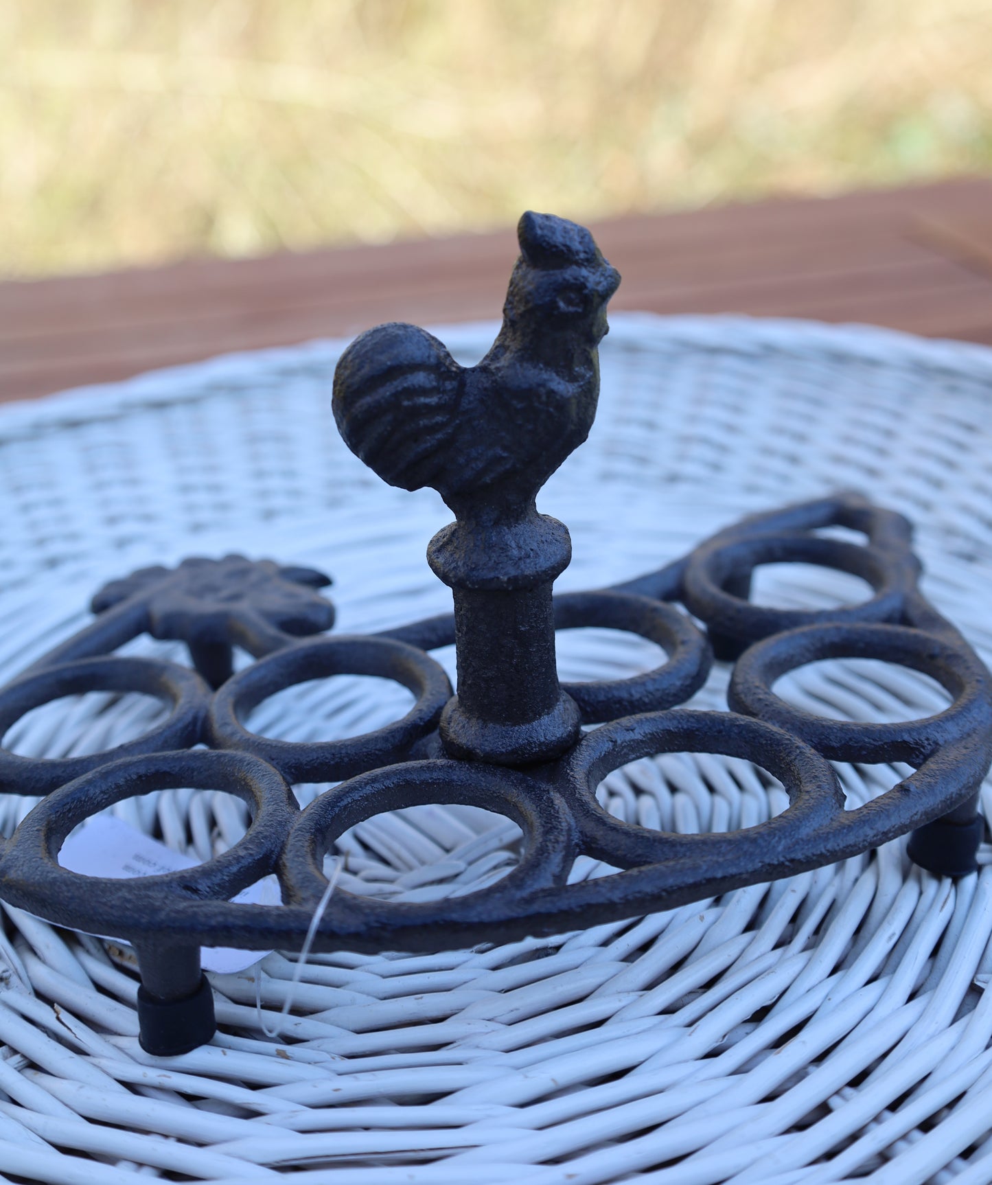 Eierhalter Hahn aus Gusseisen - Dekorativer Eierständer im Landhausstil