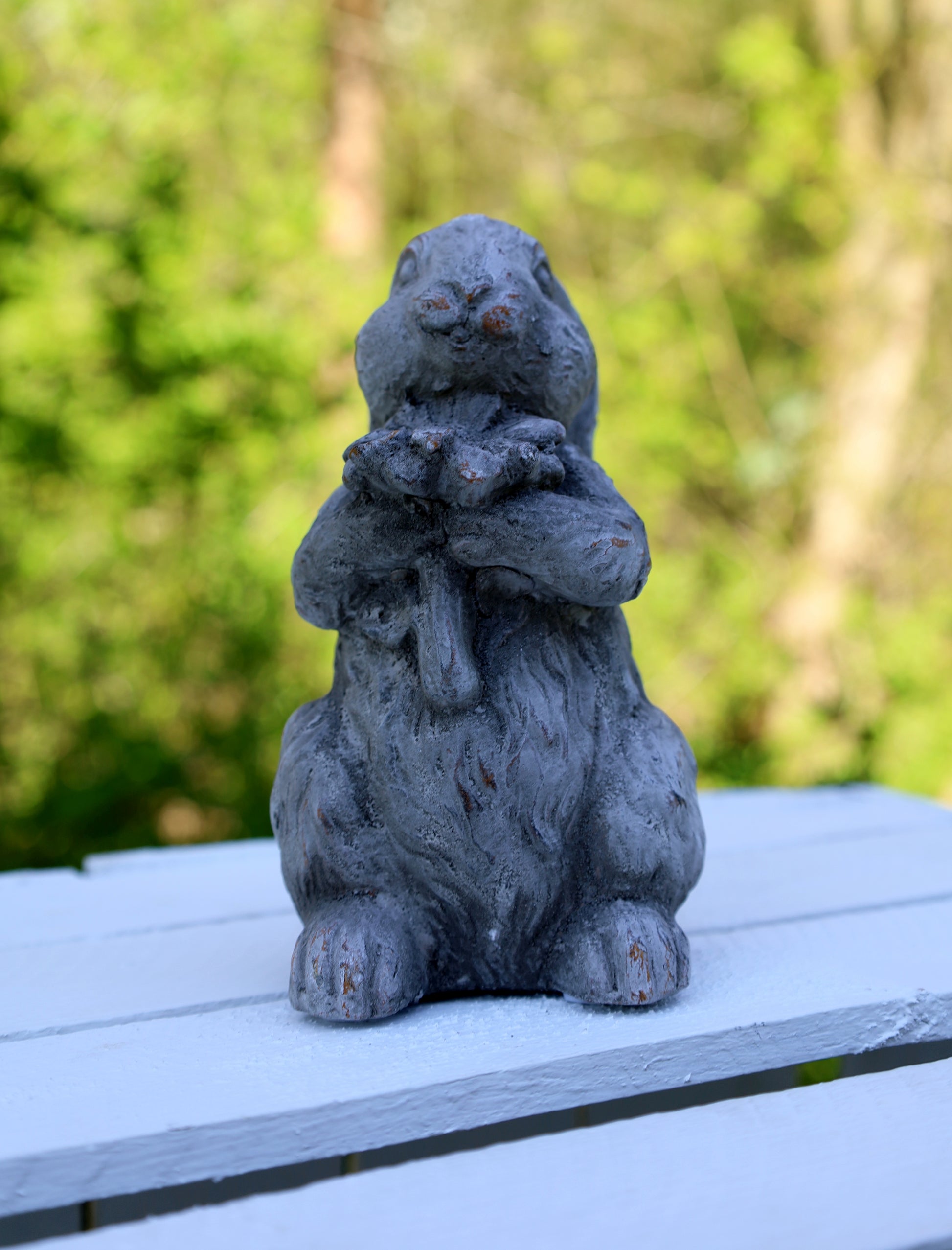 Oster Hase Steinguss Grau 15cm - Gartendeko Frühling Häschen Landhaus {{ Shabby Chic und Landhaus Deko }} {{ www.Stein-Alt.de The cosy Cottage }}